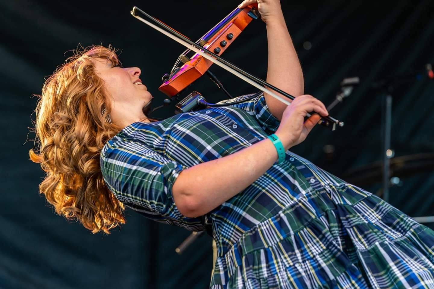 NS Design Artist Anna Blanton Electric Violin CR5