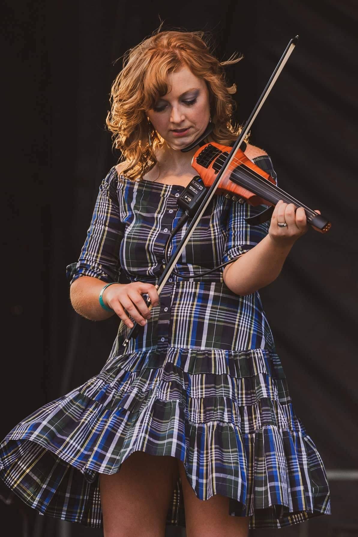 NS Design Artist Anna Blanton Electric Violin CR5