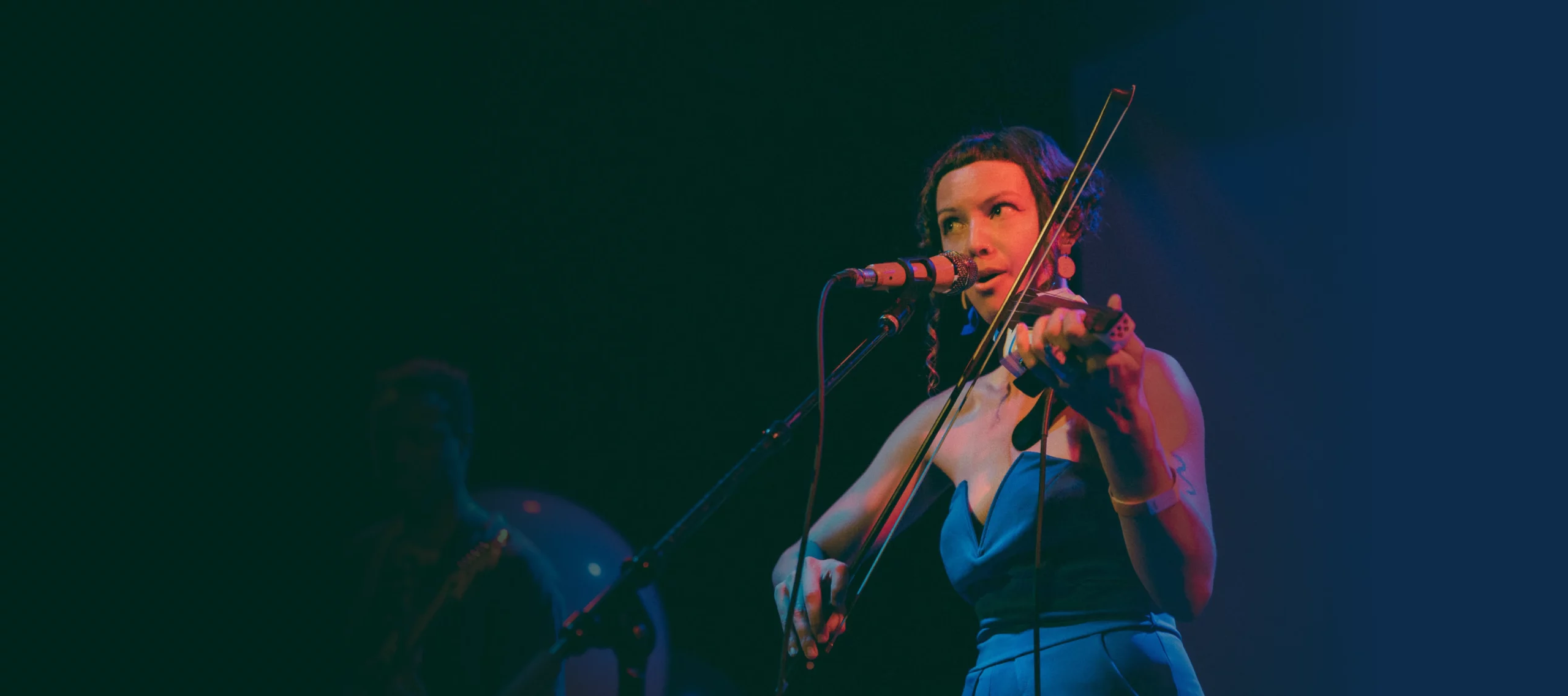Photograph of NS Design Artist Annabelle Freedman performs with her WAV5 Electric Violin - photo by Lance Williams.