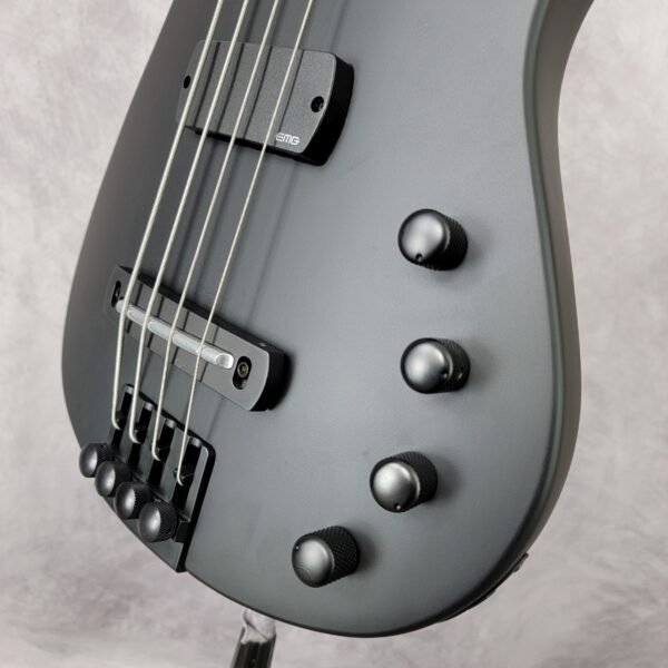 B-Stock WAV4 RADIUS Bass Guitar Matte Black W150038 - Image 3