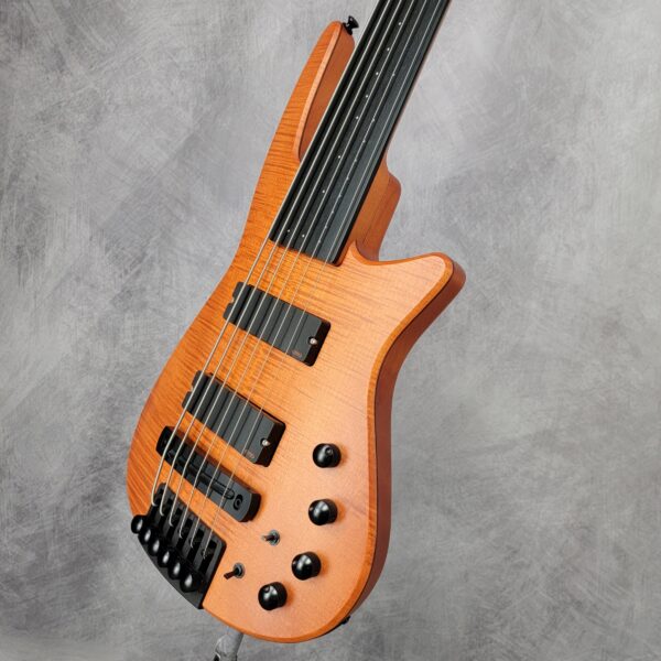 B-Stock CR6 RADIUS Bass Guitar Amber Satin Fretless LE 00789 - Image 9
