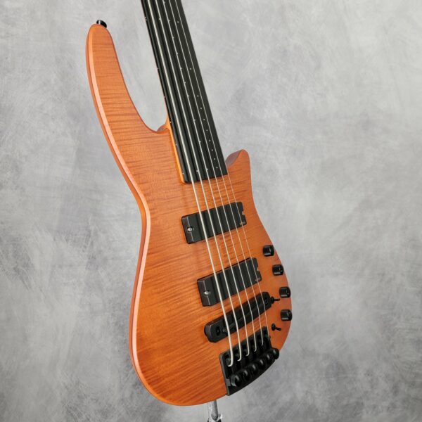 B-Stock CR6 RADIUS Bass Guitar Amber Satin Fretless LE 00789 - Image 3
