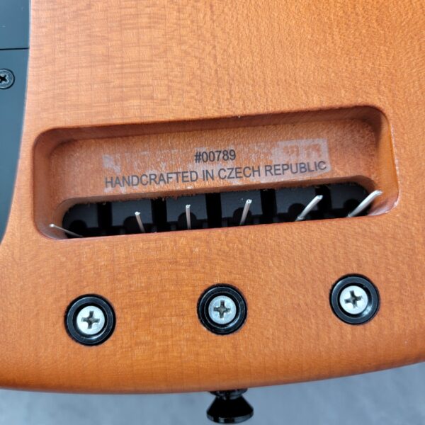 B-Stock CR6 RADIUS Bass Guitar Amber Satin Fretless LE 00789 - Image 15