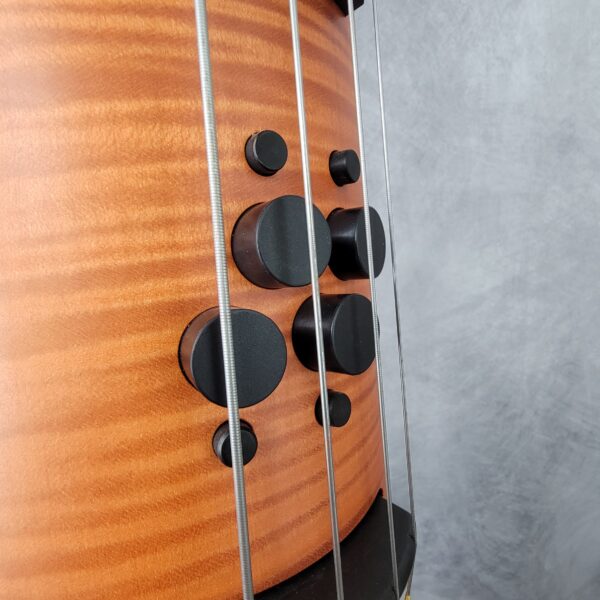 Demo CR4 Omni Bass Amber Satin 14584 - Image 6