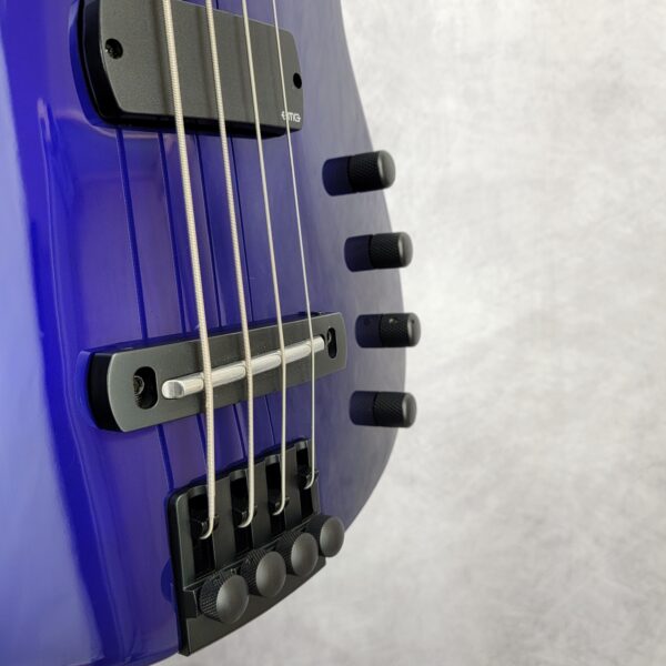 B-Stock WAV4 RADIUS Bass Guitar Metallic Cobalt W150099 - Image 5