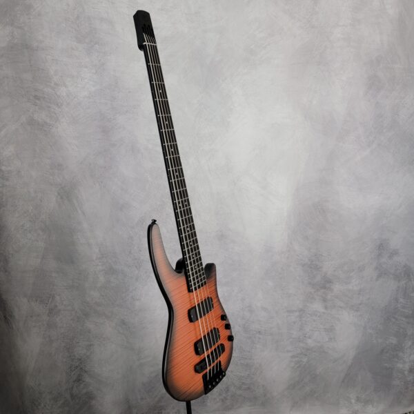 B-Stock NXT5a RADIUS Bass Guitar Sunburst 00185 - Image 3