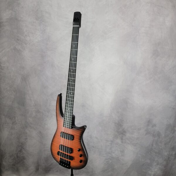 B-Stock NXT5a RADIUS Bass Guitar Sunburst 00185 - Image 4