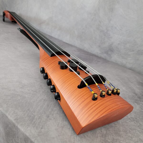 Demo CR5 Omni Bass Amber Satin 2550199 - Image 10